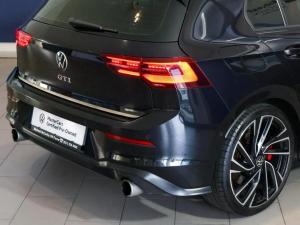 Volkswagen Golf GTI - Image 10