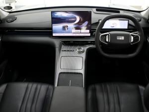 Geely E5 EM-i Apex - Image 12