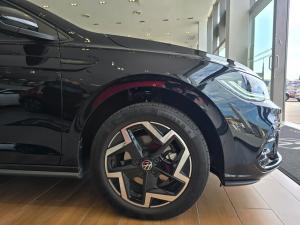 Volkswagen Polo hatch 1.0TSI R-Line - Image 22