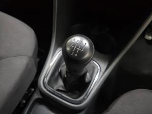 Volkswagen Polo Vivo hatch 1.4 - Image 8