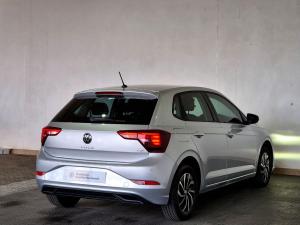 Volkswagen Polo hatch 1.0TSI Life manual - Image 12