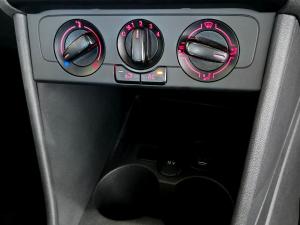 Volkswagen Polo Vivo hatch 1.4 Life - Image 32
