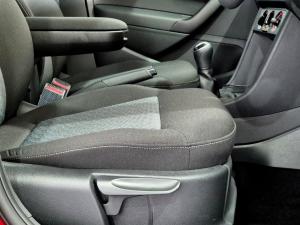 Volkswagen Polo Vivo hatch 1.4 Life - Image 30