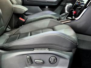 Volkswagen T-Roc 2.0TSI 4Motion R-Line - Image 24
