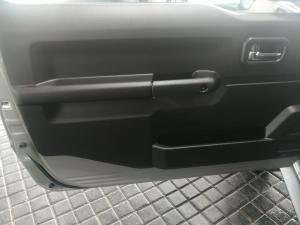 Suzuki Jimny 1.5 GLX AllGrip 3-door manual - Image 15