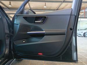 Mercedes-Benz C-Class C220d Avantgarde - Image 7