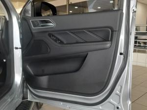 GWM P300 2.4T double cab LT - Image 9