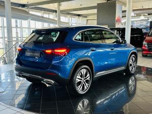 Mercedes-Benz GLA GLA200 Progressive - Image 2