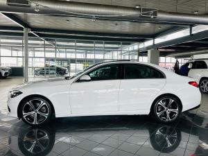 Mercedes-Benz C-Class C200 Avantgarde - Image 11