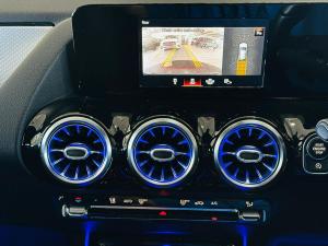 Mercedes-Benz GLA GLA200 - Image 8