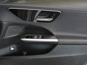 Mercedes-Benz C-Class C220d Avantgarde - Image 16