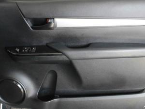 Toyota Hilux 2.4GD-6 Xtra cab Raider manual - Image 16