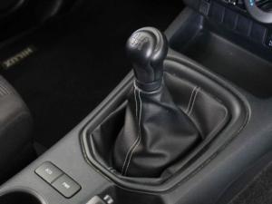 Toyota Hilux 2.4GD-6 single cab Raider manual - Image 13