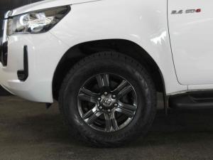 Toyota Hilux 2.4GD-6 single cab Raider manual - Image 4