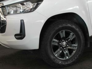 Toyota Hilux 2.4GD-6 single cab Raider manual - Image 5