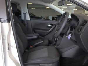 Volkswagen Polo Vivo hatch 1.6 Life - Image 8