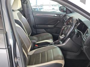 Volkswagen T-Roc 2.0TSI 140kW 4Motion R-Line - Image 14