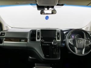 Toyota Quantum 2.8 LWB bus 6-seater VX Premium - Image 6