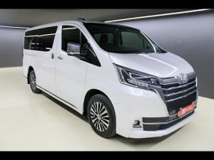Toyota Quantum 2.8 LWB bus 6-seater VX Premium - Image 1