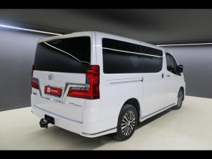 Toyota Quantum 2.8 LWB bus 6-seater VX Premium - Image 2