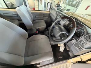 Toyota Land Cruiser 79 2.8GD-6 double cab auto - Image 14