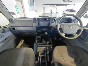 Toyota Land Cruiser 79 4.5D-4D LX V8 single cab - Image 6