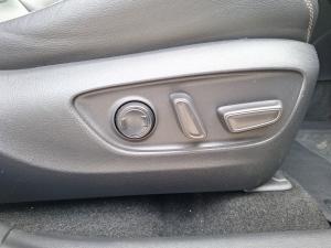 Toyota RAV4 2.0 VX - Image 17