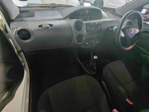 Toyota Etios hatch 1.5 Sprint - Image 7