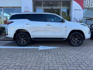 Toyota Fortuner 2.8GD-6 4x4 GR-Sport - Image 3