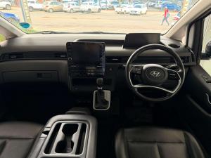 Hyundai Staria 2.2D Executive automatic - Image 9