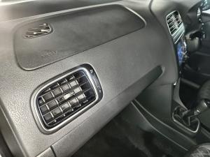 Volkswagen Polo Vivo hatch 1.6 Style - Image 16