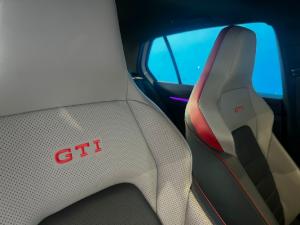 Volkswagen Golf GTI - Image 9