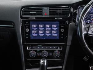 Volkswagen Golf R - Image 23