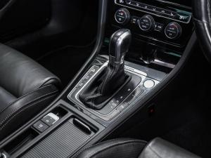 Volkswagen Golf R - Image 27