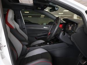 Volkswagen Golf GTI - Image 11