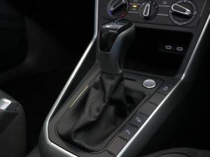 Volkswagen Polo hatch 1.0TSI Life auto - Image 13