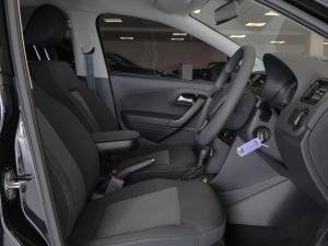 Volkswagen Polo Vivo hatch 1.6 Life - Image 18