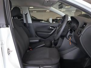 Volkswagen Polo Vivo hatch 1.4 Comfortline - Image 8