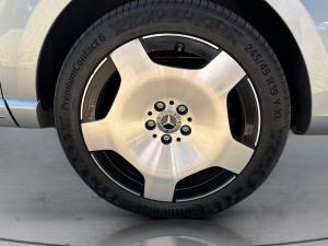 Mercedes-Benz V-Class V300d Exclusive - Image 16
