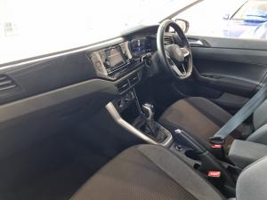 Volkswagen Polo hatch 1.0TSI Life auto - Image 5