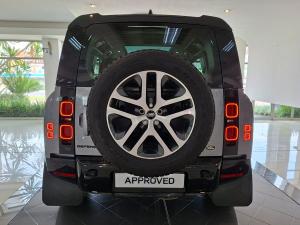 Land Rover Defender 110 D300 X-Dynamic HSE - Image 4