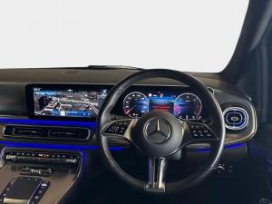Mercedes-Benz V-Class V300d Exclusive - Image 11
