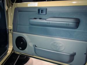 Toyota Land Cruiser 79 2.8GD-6 single cab auto - Image 19