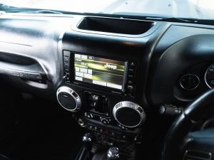 Jeep Wrangler Unlimited 3.6L Rubicon - Image 17