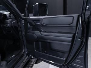 Toyota Land Cruiser Prado 2.8GD VX-R - Image 11