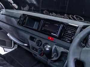 Toyota Quantum 2.7 GL 14-seater bus - Image 18