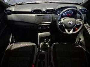 Nissan Magnite 1.0 Visia auto - Image 12