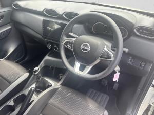 Nissan Magnite 1.0 Visia manual - Image 14