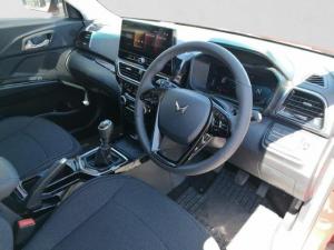 Mahindra XUV 3XO 1.2T AX5 manual - Image 15