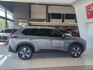 Nissan X-Trail 2.5 Acenta Plus 4WD - Image 8